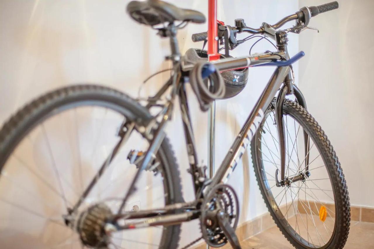Alfama Charming Apt With 2 Free Bikes By Timecooler Lisbon Luaran gambar